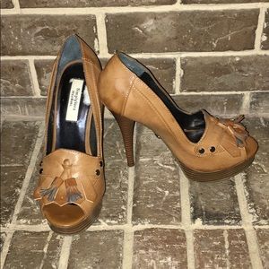 🚫SOLD🚫 Simply Vera Vera Wang Tassel Heel